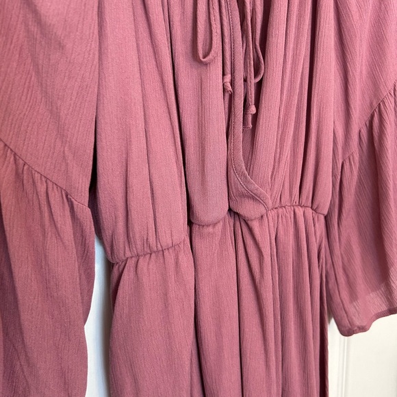 Pretty soft mauve dress with flowy sleeves, elastic waist and ruffle detail - Picture 7 of 10